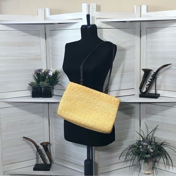 Vintage Yellow Straw Woven Shoulder Bag Wooden Beads - Picture 1 of 8